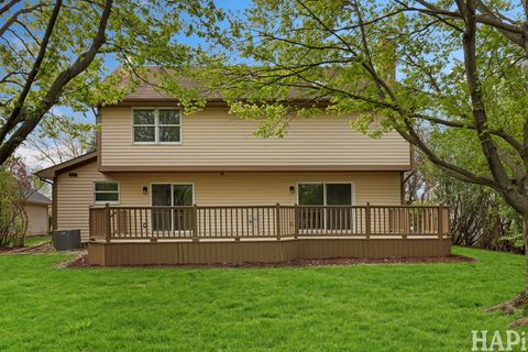 Tiny photo for 182 Montclair Road, Vernon Hills, IL 60061 (MLS # 12626419)