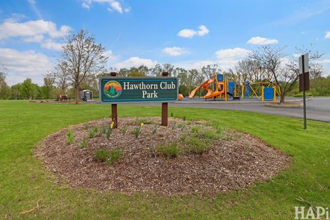 Tiny photo for 182 Montclair Road, Vernon Hills, IL 60061 (MLS # 12626419)
