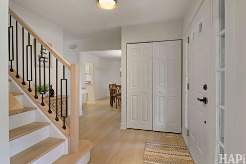 Tiny photo for 182 Montclair Road, Vernon Hills, IL 60061 (MLS # 12626419)