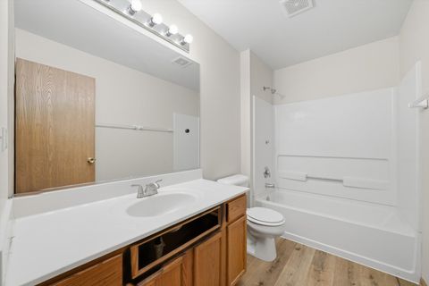 Tiny photo for 417 SILVERSTONE Drive #417, Carpentersville, IL 60110 (MLS # 12549226)