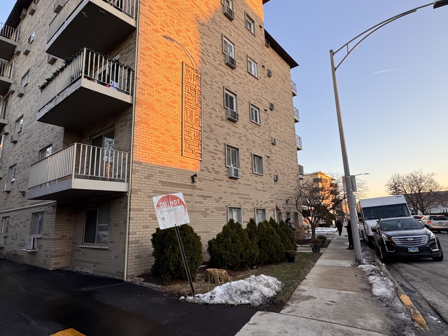 300 Circle Avenue 3G