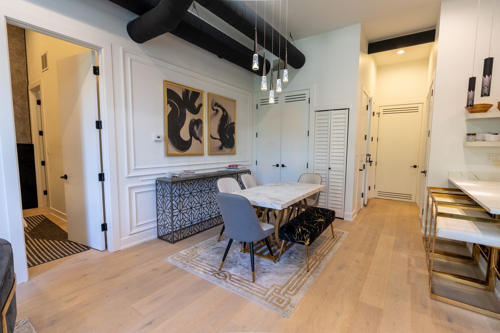 77 W Chestnut Street 3B