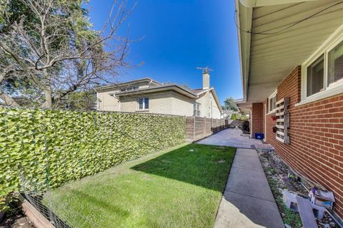 Tiny photo for 5200 Wright Terrace, Skokie, IL 60077 (MLS # 12596829)