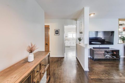 Tiny photo for 5200 Wright Terrace, Skokie, IL 60077 (MLS # 12596829)