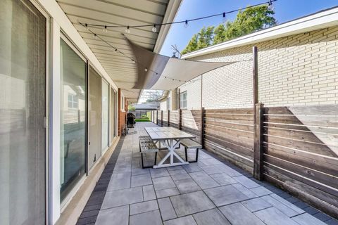 Tiny photo for 5200 Wright Terrace, Skokie, IL 60077 (MLS # 12596829)