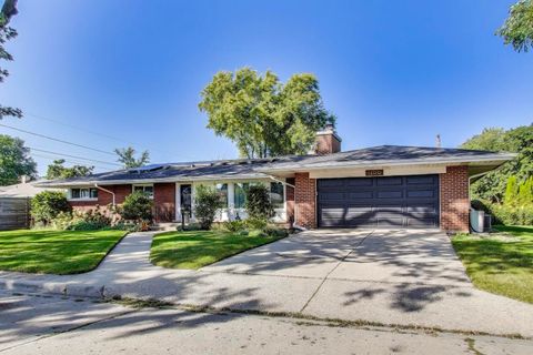 Photo of 5200 Wright Terrace, Skokie, IL 60077 (MLS # 12596829)