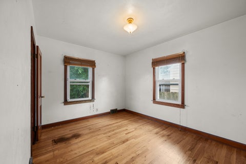 Tiny photo for 2423 W Locust Street, Davenport, IA 52804 (MLS # 12692070)