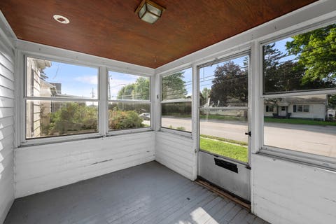Tiny photo for 2423 W Locust Street, Davenport, IA 52804 (MLS # 12692070)