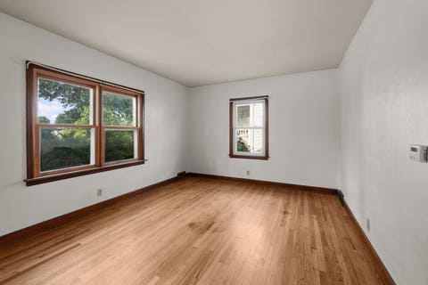Tiny photo for 2423 W Locust Street, Davenport, IA 52804 (MLS # 12692070)