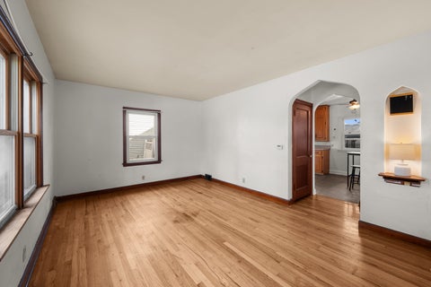 Tiny photo for 2423 W Locust Street, Davenport, IA 52804 (MLS # 12692070)
