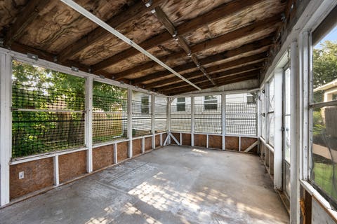 Tiny photo for 2423 W Locust Street, Davenport, IA 52804 (MLS # 12692070)