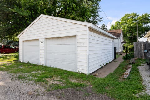 Tiny photo for 2423 W Locust Street, Davenport, IA 52804 (MLS # 12692070)