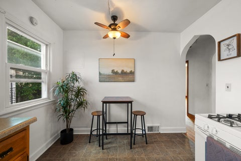Tiny photo for 2423 W Locust Street, Davenport, IA 52804 (MLS # 12692070)