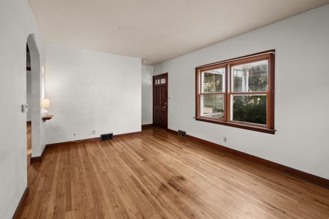 Tiny photo for 2423 W Locust Street, Davenport, IA 52804 (MLS # 12692070)
