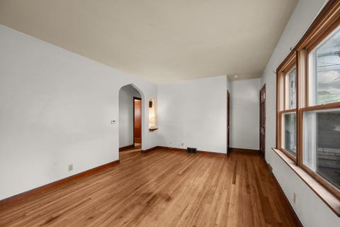 Tiny photo for 2423 W Locust Street, Davenport, IA 52804 (MLS # 12692070)