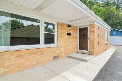 Tiny photo for 333 Elm Street, Glen Ellyn, IL 60137 (MLS # 12512400)