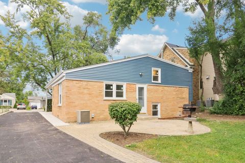 Tiny photo for 333 Elm Street, Glen Ellyn, IL 60137 (MLS # 12512400)