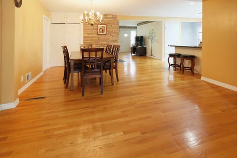 Tiny photo for 178 Brookhill Road, Libertyville, IL 60048 (MLS # 12512024)