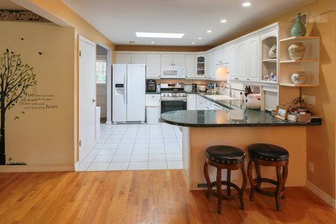 Tiny photo for 178 Brookhill Road, Libertyville, IL 60048 (MLS # 12512024)