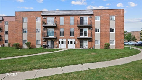 Photo of 135 W Elk Trail #135, Carol Stream, IL 60188 (MLS # 12758300)
