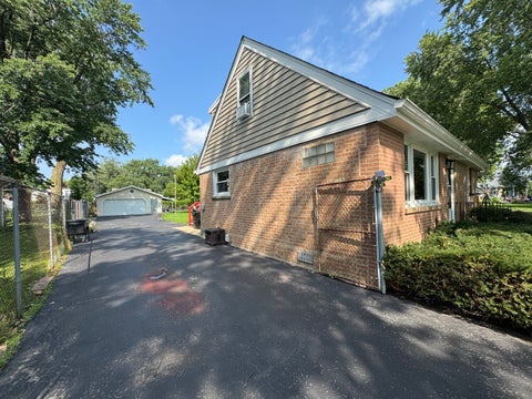 Tiny photo for 6806 Maple Court, Bridgeview, IL 60455 (MLS # 12727995)
