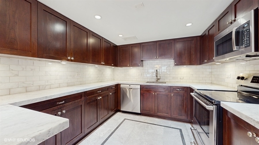 175 E Delaware Place 6401