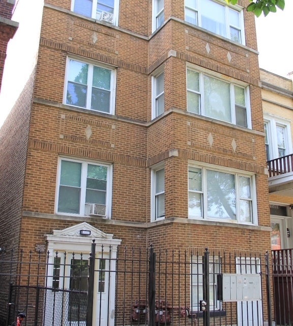 1504 S Hamlin Avenue - Photo 2