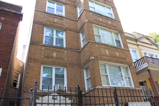 1504 S Hamlin Avenue - Photo 3