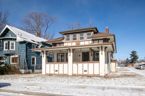 Photo of 1295 E Merchant Street, Kankakee, IL 60901 (MLS # 12571987)