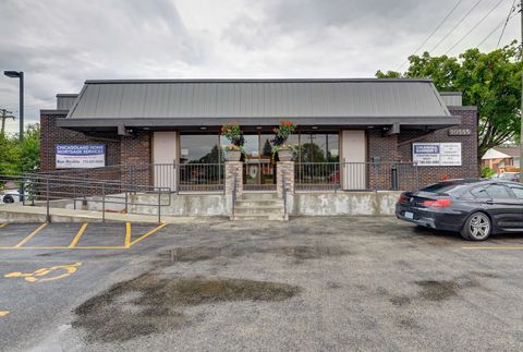 Tiny photo for 10555 W Cermak Road #1W, Westchester, IL 60154 (MLS # 12451503)