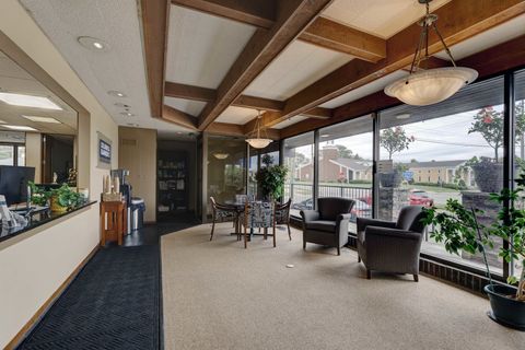 Tiny photo for 10555 W Cermak Road #1W, Westchester, IL 60154 (MLS # 12451503)