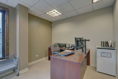 Tiny photo for 10555 W Cermak Road #1W, Westchester, IL 60154 (MLS # 12451503)
