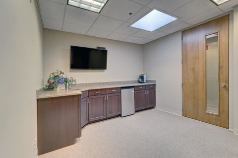 Tiny photo for 10555 W Cermak Road #1W, Westchester, IL 60154 (MLS # 12451503)