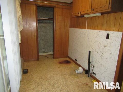 Tiny photo for 430 W CHURCH Street, Harrisburg, IL 62946 (MLS # EB460235)