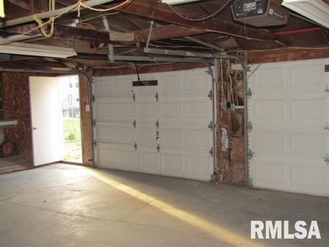 Tiny photo for 430 W CHURCH Street, Harrisburg, IL 62946 (MLS # EB460235)