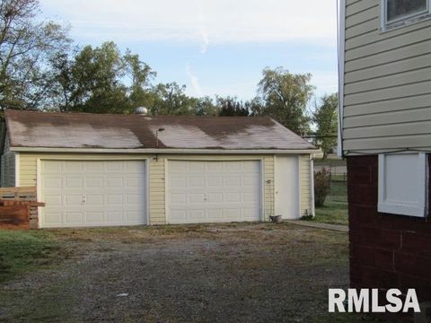 Tiny photo for 430 W CHURCH Street, Harrisburg, IL 62946 (MLS # EB460235)