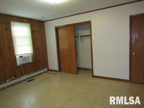 Tiny photo for 430 W CHURCH Street, Harrisburg, IL 62946 (MLS # EB460235)