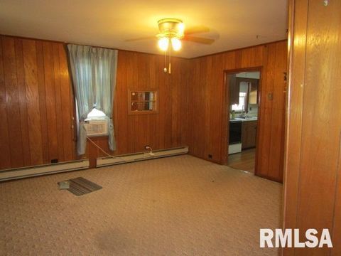 Tiny photo for 430 W CHURCH Street, Harrisburg, IL 62946 (MLS # EB460235)