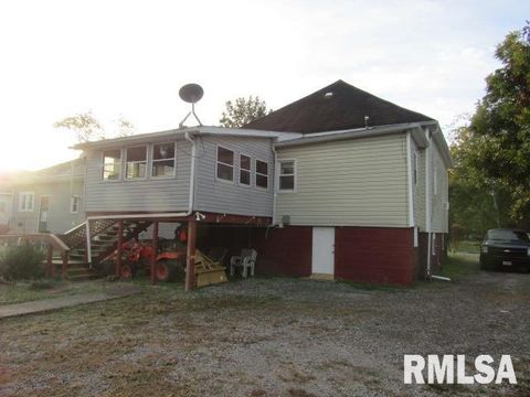 Tiny photo for 430 W CHURCH Street, Harrisburg, IL 62946 (MLS # EB460235)