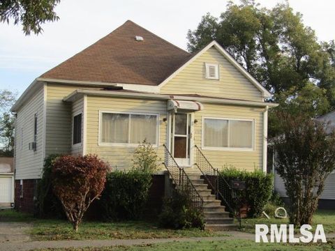 Photo of 430 W CHURCH Street, Harrisburg, IL 62946 (MLS # EB460235)