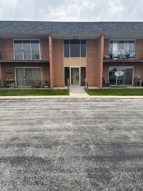Photo of 18340 CHERRY CREEK Drive #7, Homewood, IL 60430 (MLS # 12623301)