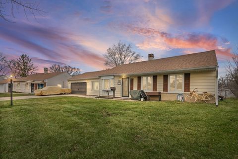 Photo of 1013 Manor Drive, Streamwood, IL 60107 (MLS # 12608917)