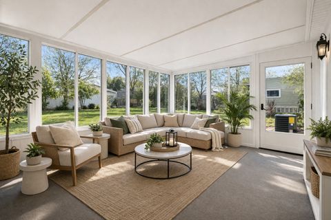 Tiny photo for 1013 Manor Drive, Streamwood, IL 60107 (MLS # 12608917)