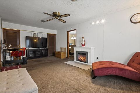 Tiny photo for 1013 Manor Drive, Streamwood, IL 60107 (MLS # 12608917)