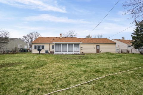 Tiny photo for 1013 Manor Drive, Streamwood, IL 60107 (MLS # 12608917)