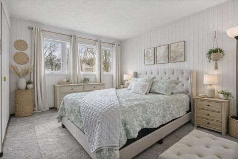 Tiny photo for 1013 Manor Drive, Streamwood, IL 60107 (MLS # 12608917)