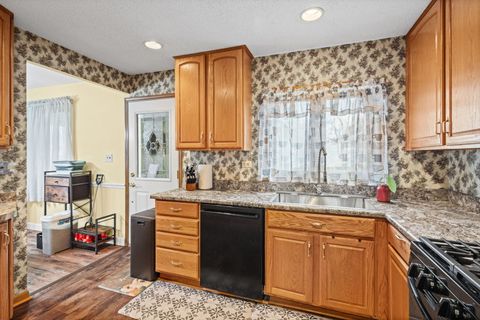 Tiny photo for 1013 Manor Drive, Streamwood, IL 60107 (MLS # 12608917)