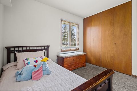 Tiny photo for 1013 Manor Drive, Streamwood, IL 60107 (MLS # 12608917)