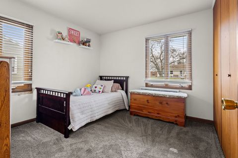 Tiny photo for 1013 Manor Drive, Streamwood, IL 60107 (MLS # 12608917)