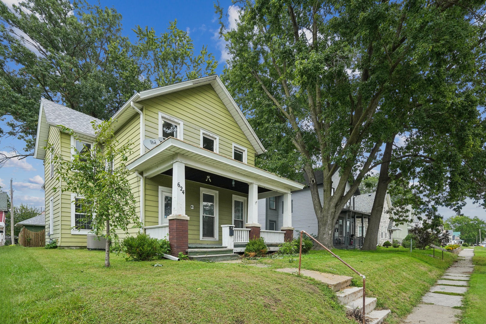 624 W 16th Street
